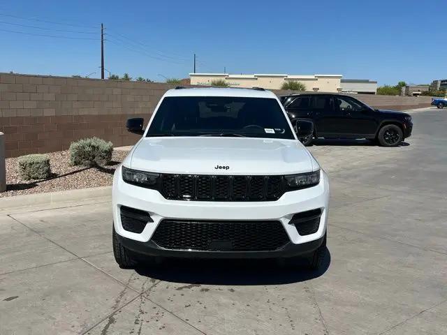 2025 Jeep Grand Cherokee Altitude 4x4
