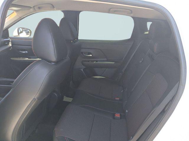 2025 Nissan Kicks SR FWD