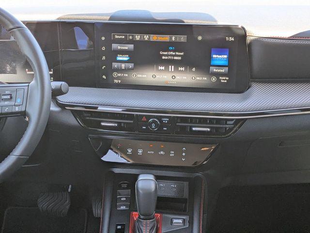 2025 Nissan Kicks SR FWD