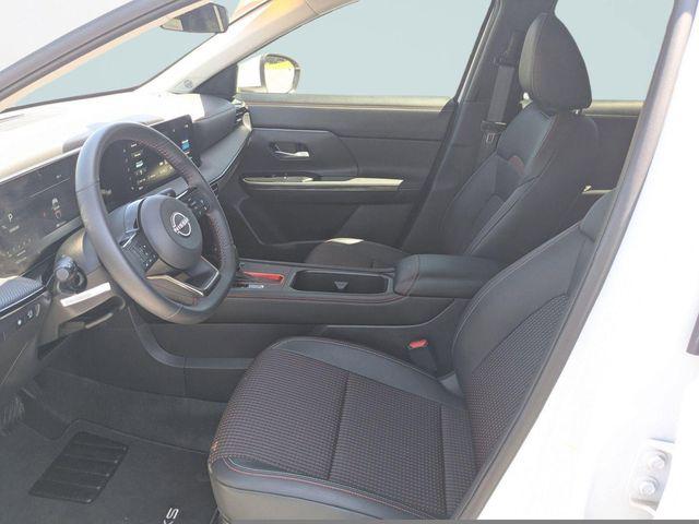 2025 Nissan Kicks SR FWD
