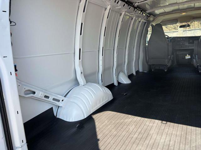 2026 GMC Savana Cargo 2500 Extended Wheelbase, Work Van, RWD