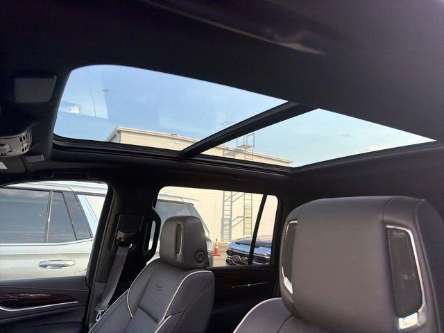2023 Cadillac Escalade ESV 4WD Premium Luxury