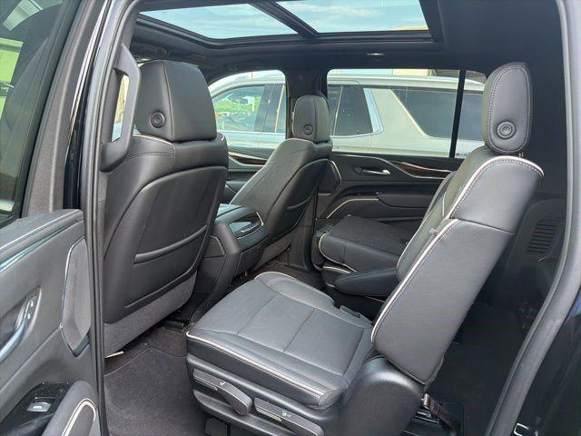 2023 Cadillac Escalade ESV 4WD Premium Luxury