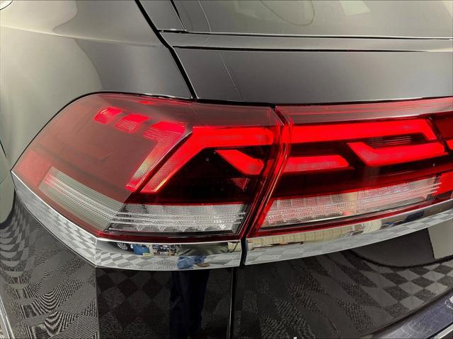 2024 Volkswagen Atlas Cross Sport 2.0T SEL Premium R-Line
