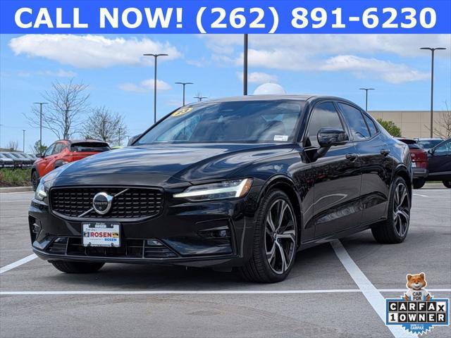 2023 Volvo S60 B5 Ultimate Dark Theme
