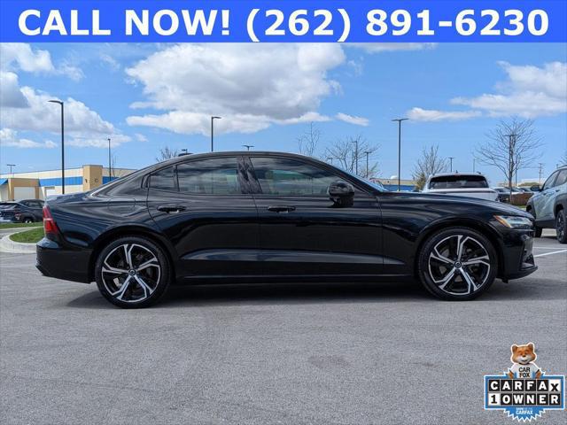 2023 Volvo S60 B5 Ultimate Dark Theme