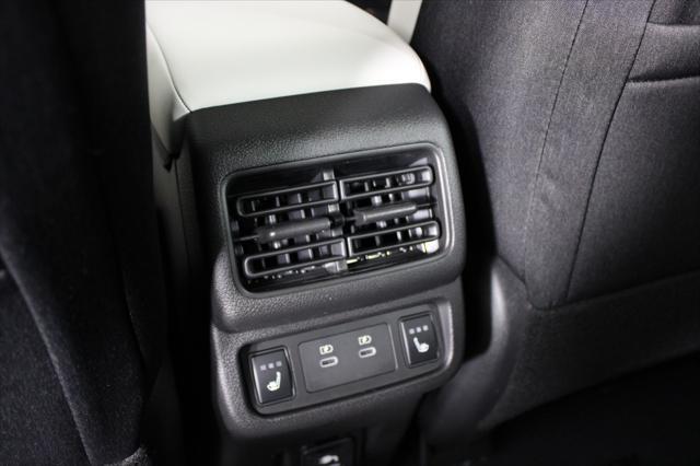 2026 Nissan LEAF PLATINUM+