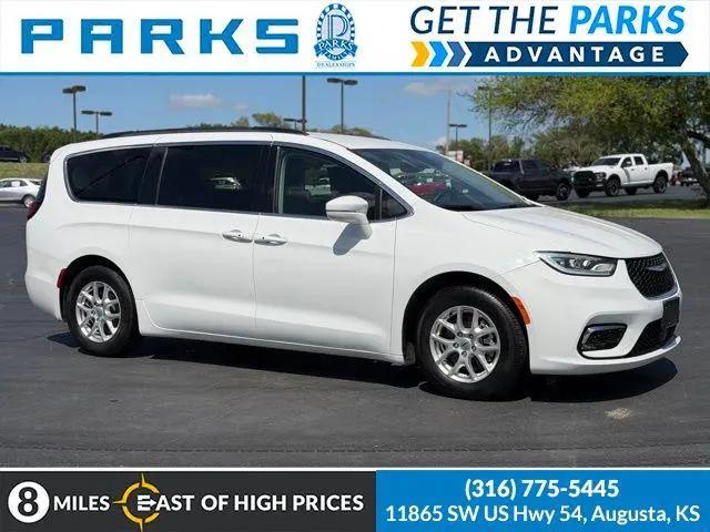 2022 Chrysler Pacifica Touring L for sale in Augusta, KS