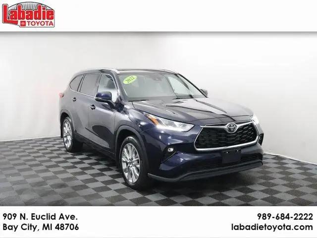 2022 Toyota Highlander Limited for sale in Bay City, MI