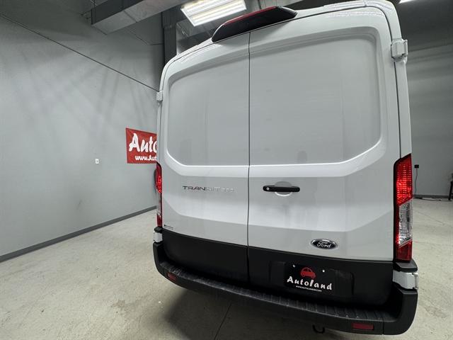 2022 Ford Transit Cargo Van Base