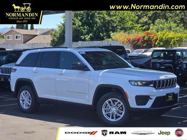 2026 Jeep Grand Cherokee GRAND CHEROKEE LAREDO X 4X4