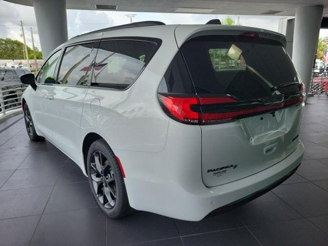 2027 Chrysler Pacifica Limited