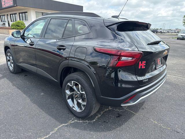2025 Chevrolet Trax FWD LT
