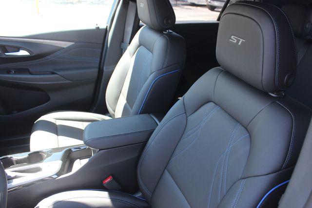 2026 Buick NV Sport Touring FWD