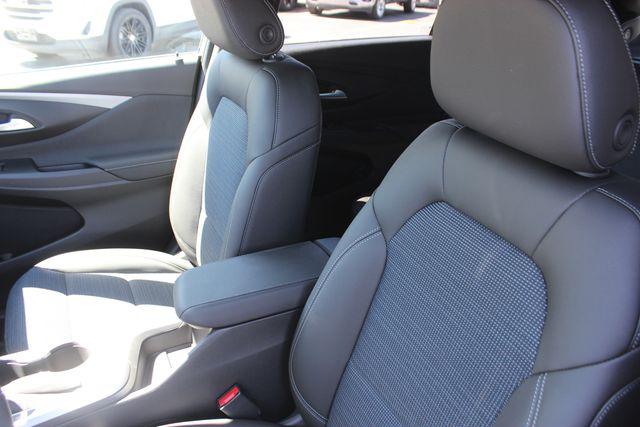 2026 Buick NV Preferred FWD