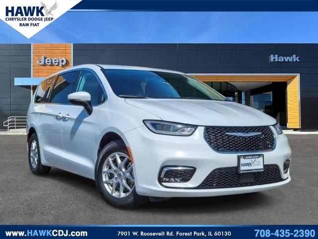 2023 Chrysler Pacifica Touring L for sale in Forest Park, IL