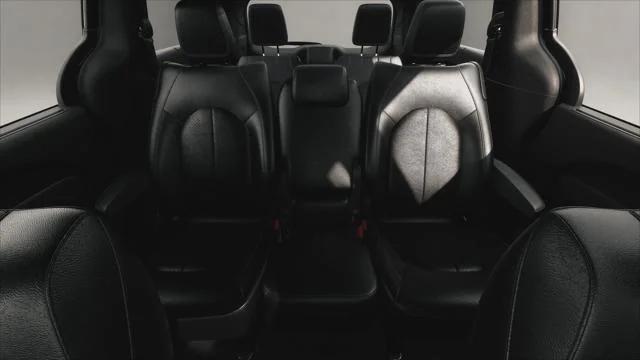 2027 Chrysler Pacifica PACIFICA SELECT