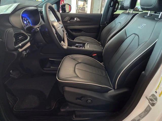 2027 Chrysler Pacifica PACIFICA LIMITED