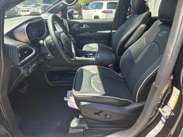 2027 Chrysler Pacifica PACIFICA LIMITED