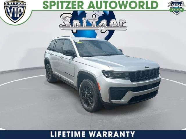 2026 Jeep Grand Cherokee GRAND CHEROKEE LAREDO ALTITUDE 4X4