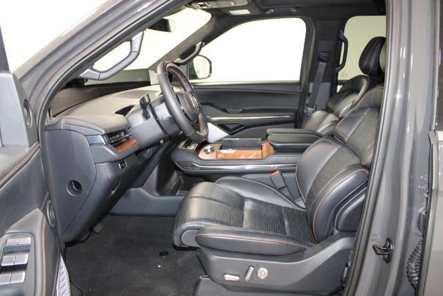 2025 Lincoln Navigator Black Label