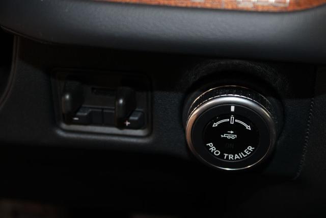 2025 Lincoln Navigator Black Label