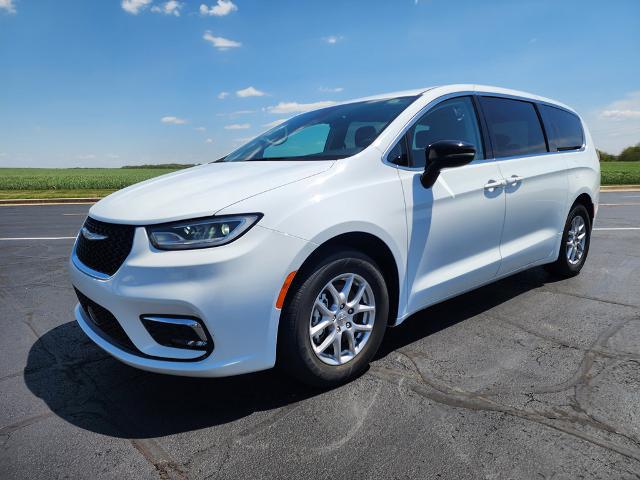 2024 Chrysler Pacifica Touring L for sale in Watseka, IL