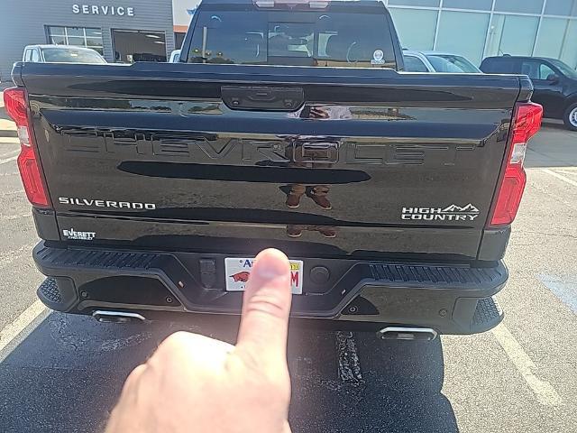 2022 Chevrolet Silverado 1500 4WD Crew Cab Short Bed High Country