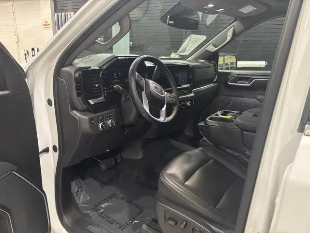 2025 GMC Sierra 1500 4WD Crew Cab Short Box SLT