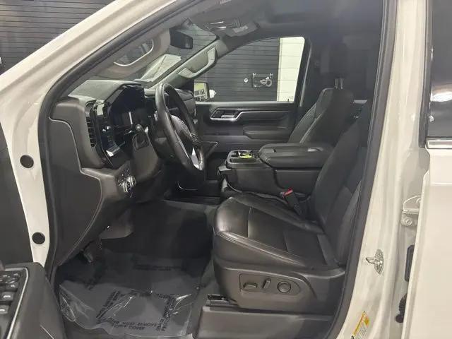 2025 GMC Sierra 1500 4WD Crew Cab Short Box SLT