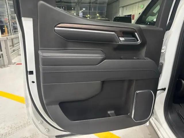 2025 GMC Sierra 1500 4WD Crew Cab Short Box SLT