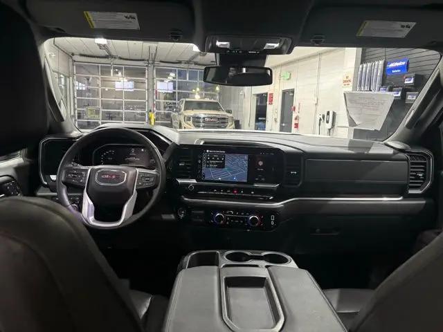 2025 GMC Sierra 1500 4WD Crew Cab Short Box SLT
