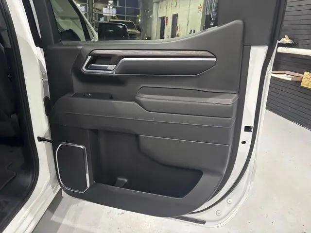 2025 GMC Sierra 1500 4WD Crew Cab Short Box SLT