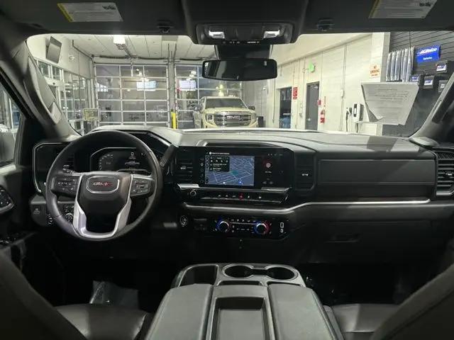 2025 GMC Sierra 1500 4WD Crew Cab Short Box SLT