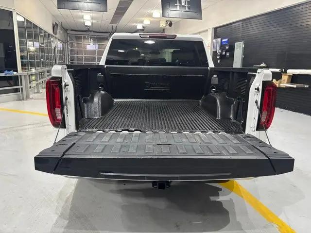 2025 GMC Sierra 1500 4WD Crew Cab Short Box SLT