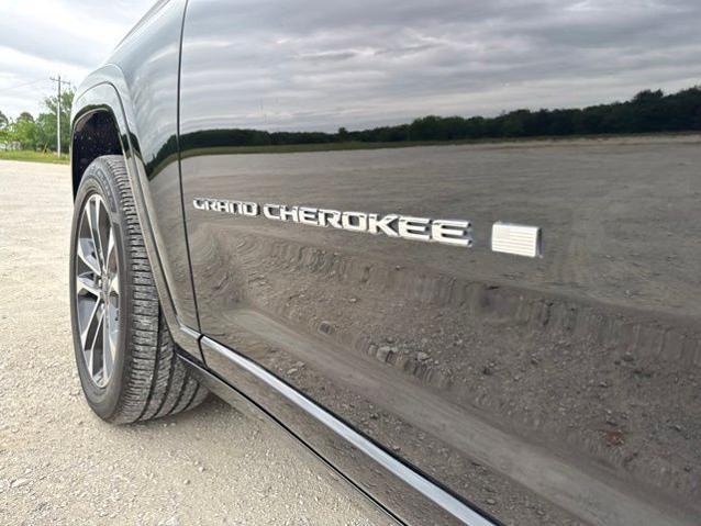2022 Jeep Grand Cherokee L Overland 4x2