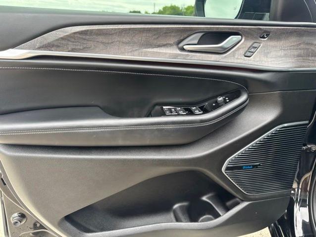 2022 Jeep Grand Cherokee L Overland 4x2