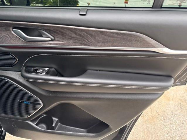 2022 Jeep Grand Cherokee L Overland 4x2