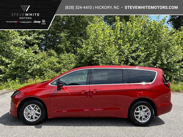 2027 Chrysler Pacifica Select for sale in Hickory, NC