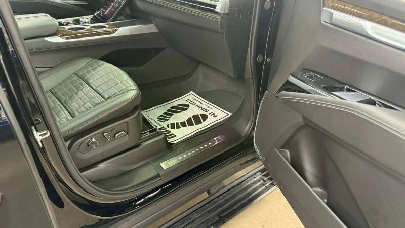 2025 Cadillac Escalade Sport Platinum