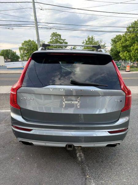2017 Volvo XC90 T6 Momentum