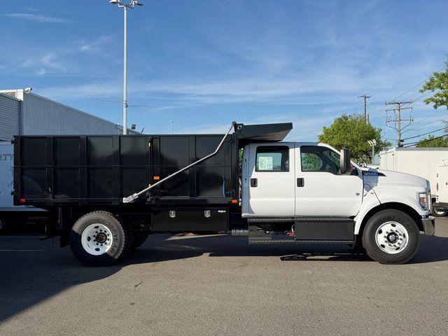 2025 Ford F-650 Base