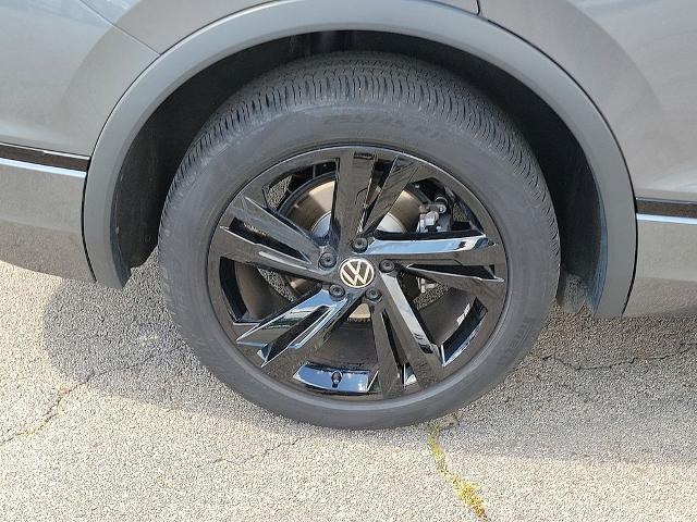 2024 Volkswagen Tiguan 2.0T SE R-Line Black