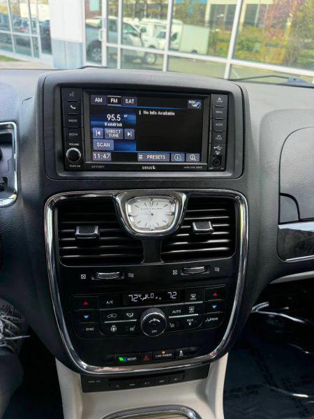 2015 Chrysler Town & Country Touring-L