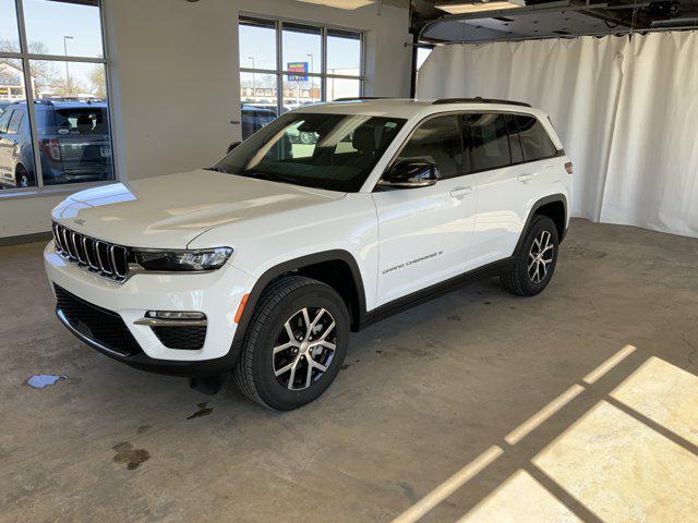 2025 Jeep Grand Cherokee Limited 4x4 for sale in Alexandria, MN