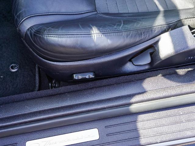 2003 Ford Thunderbird Base