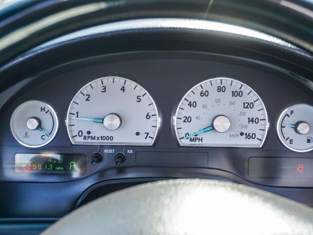 2003 Ford Thunderbird Base