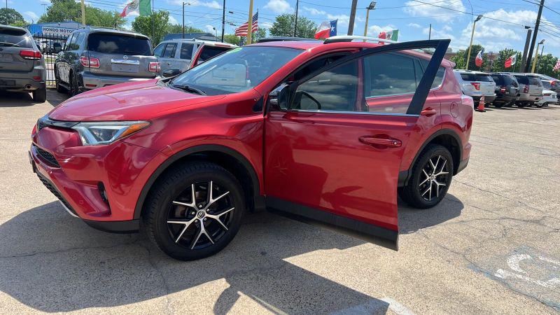2017 Toyota RAV4 SE
