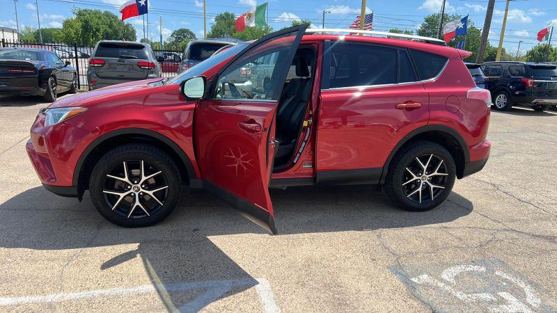 2017 Toyota RAV4 SE