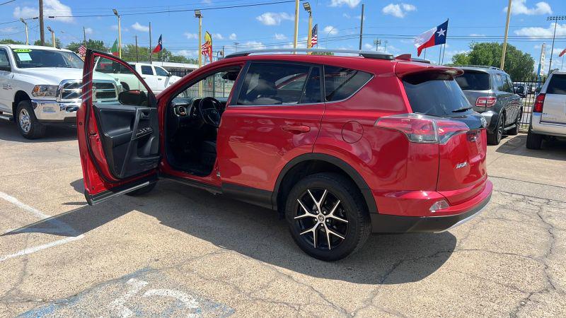 2017 Toyota RAV4 SE